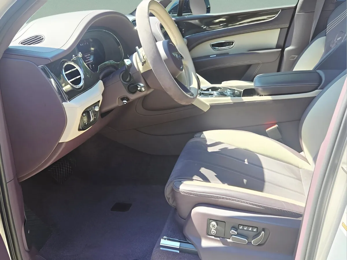 2022 Bentley Bentayga S thumbnail 21