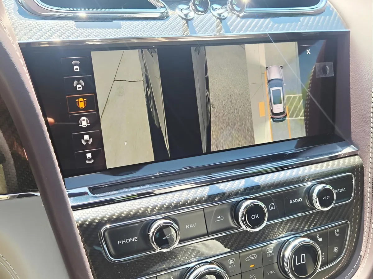 2022 Bentley Bentayga S thumbnail 39