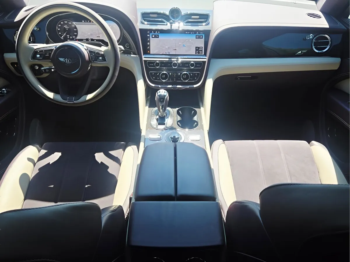 2022 Bentley Bentayga S thumbnail 4