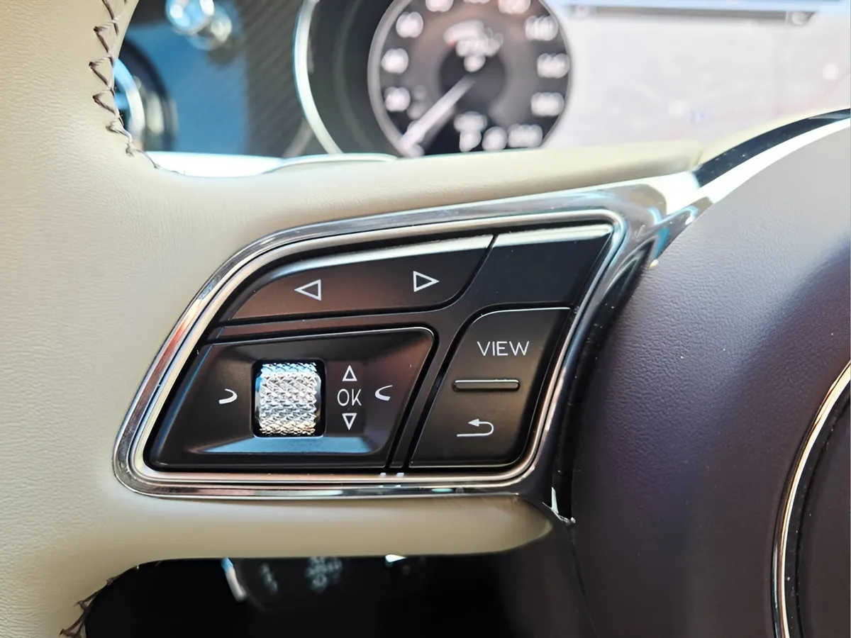 2022 Bentley Bentayga S thumbnail 47