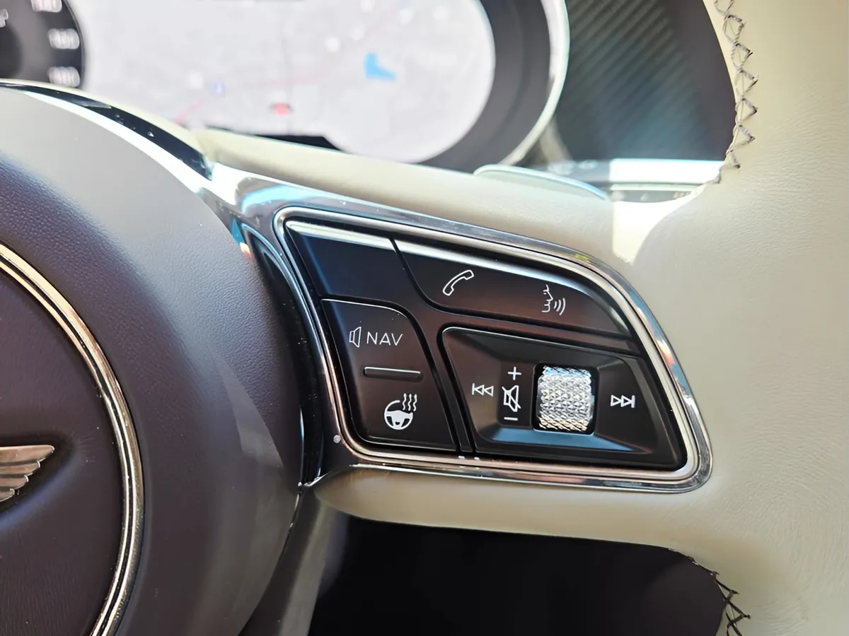 2022 Bentley Bentayga S thumbnail 48