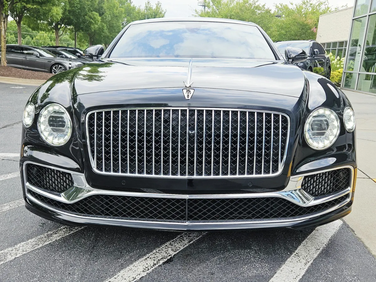 2022 Bentley Flying Spur V8 thumbnail 11