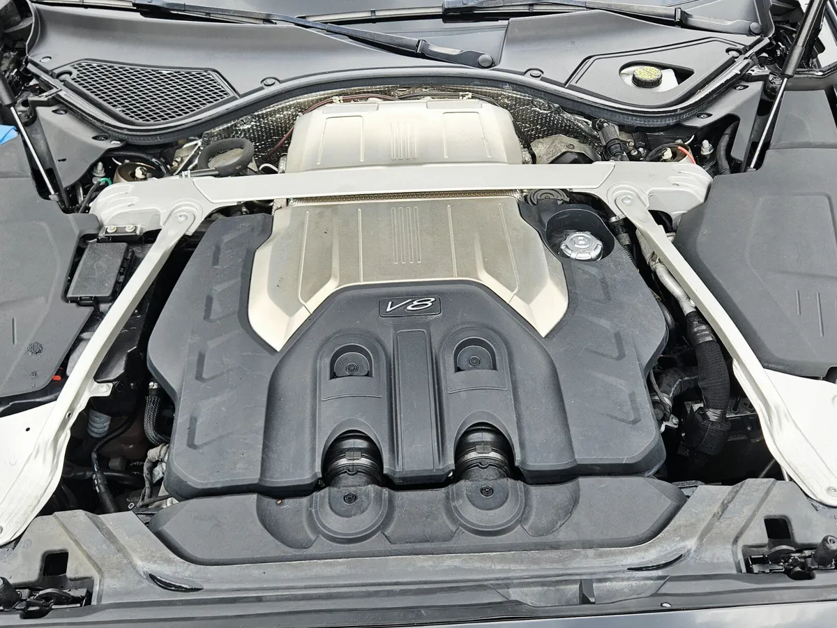 2022 Bentley Flying Spur V8 thumbnail 14