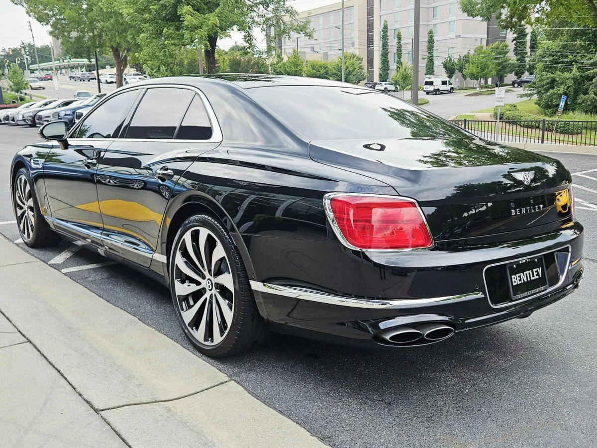 2022 Bentley Flying Spur V8 thumbnail 3
