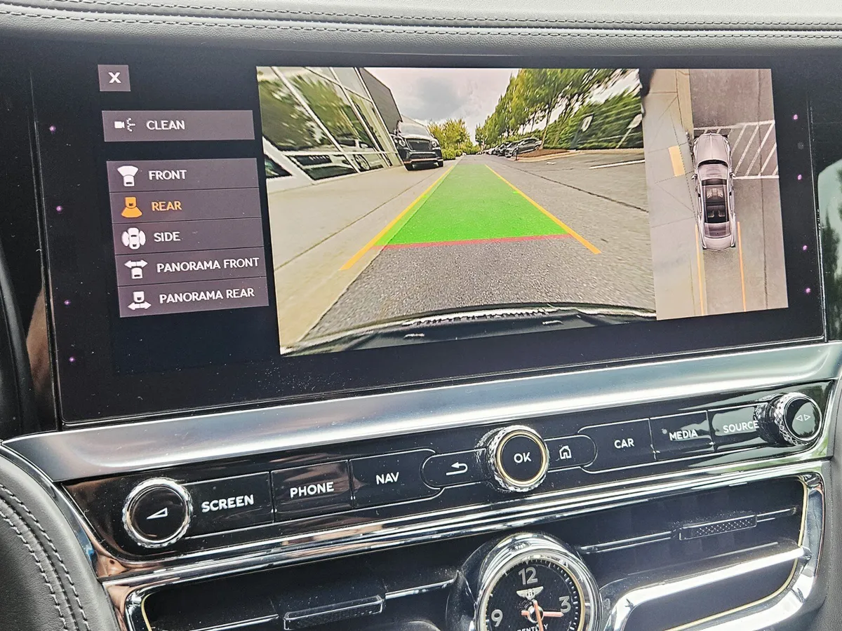 2022 Bentley Flying Spur V8 thumbnail 38