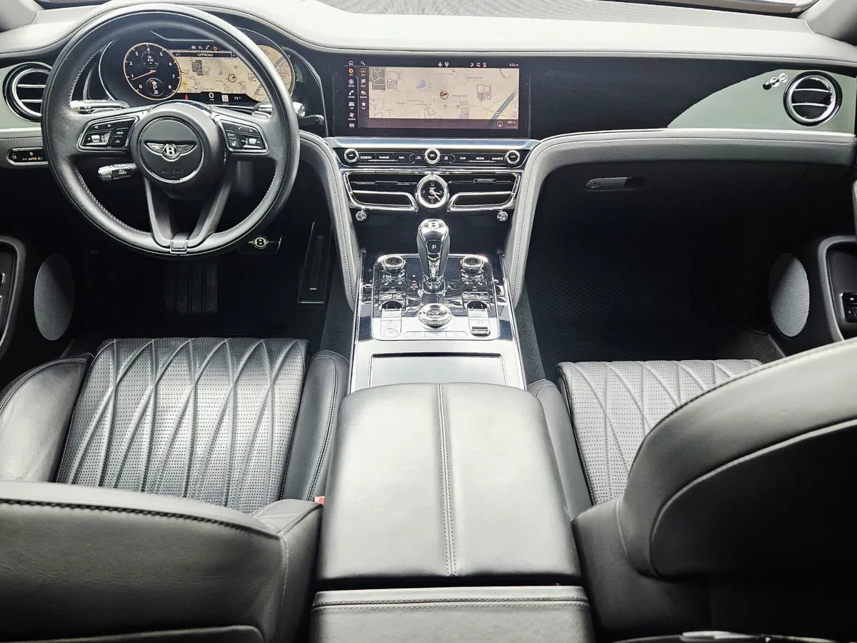2022 Bentley Flying Spur V8 thumbnail 4