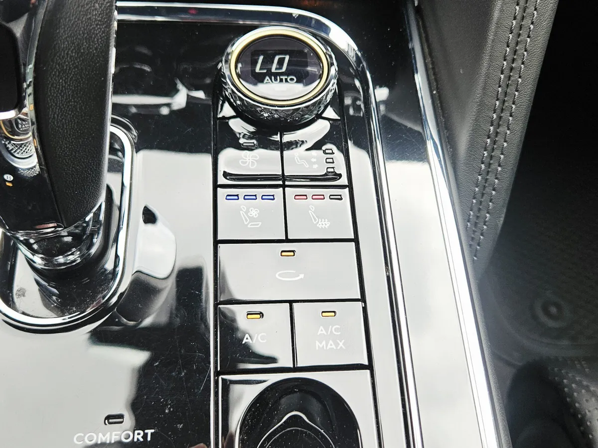 2022 Bentley Flying Spur V8 thumbnail 46