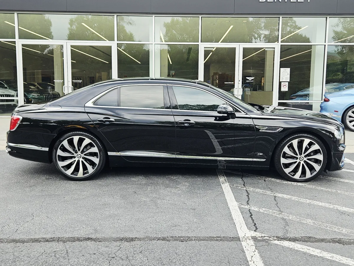 2022 Bentley Flying Spur V8 thumbnail 5