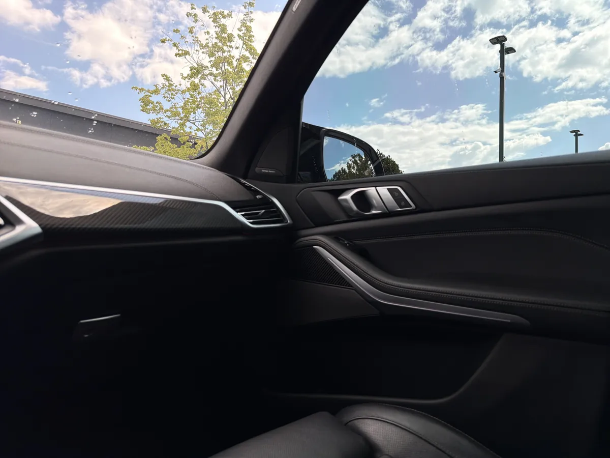 2022 BMW X5 M50i thumbnail 18