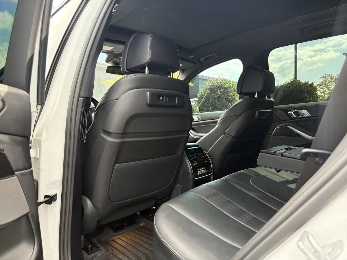 2022 BMW X5 M50i thumbnail 22
