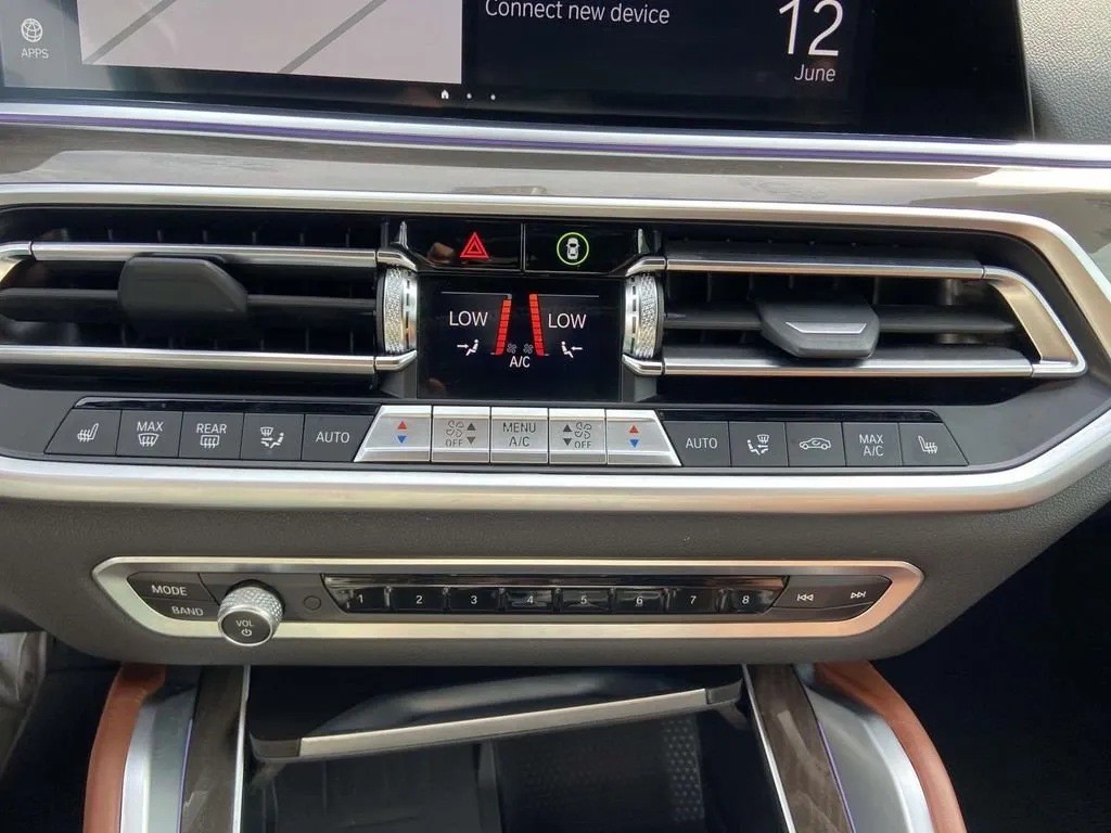 2022 BMW X6 xDrive40i thumbnail 29