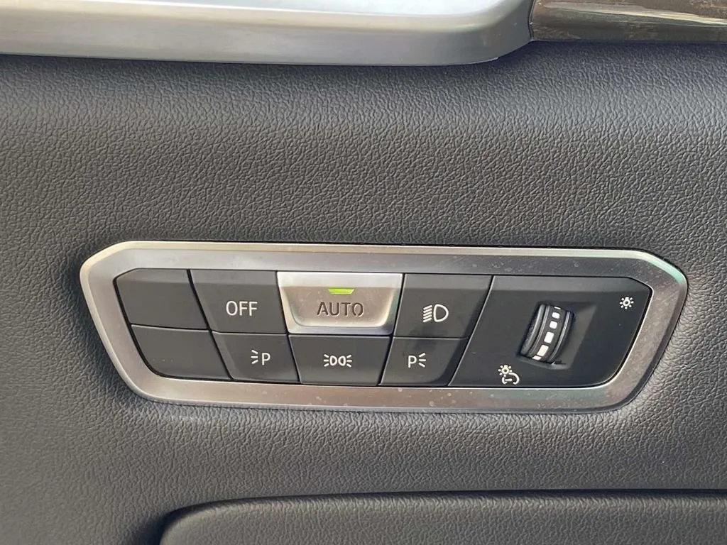 2022 BMW X6 xDrive40i thumbnail 33