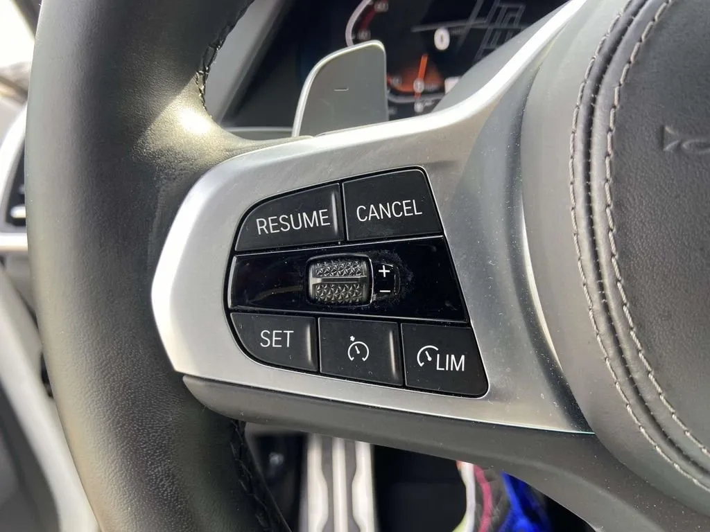 2022 BMW X6 xDrive40i thumbnail 34