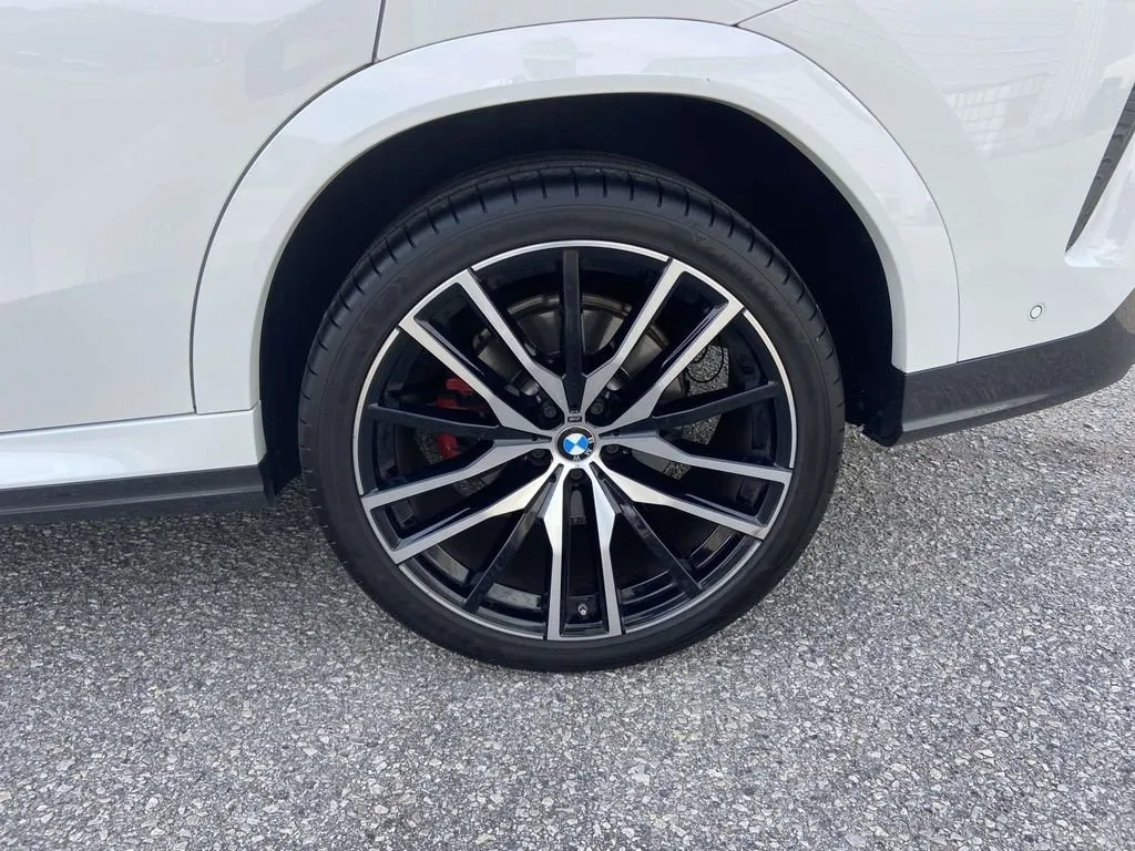 2022 BMW X6 xDrive40i thumbnail 9