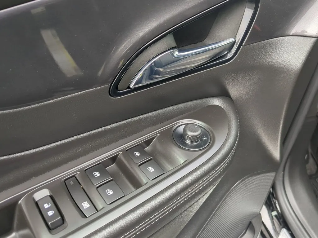 2022 Buick Encore Preferred thumbnail 12