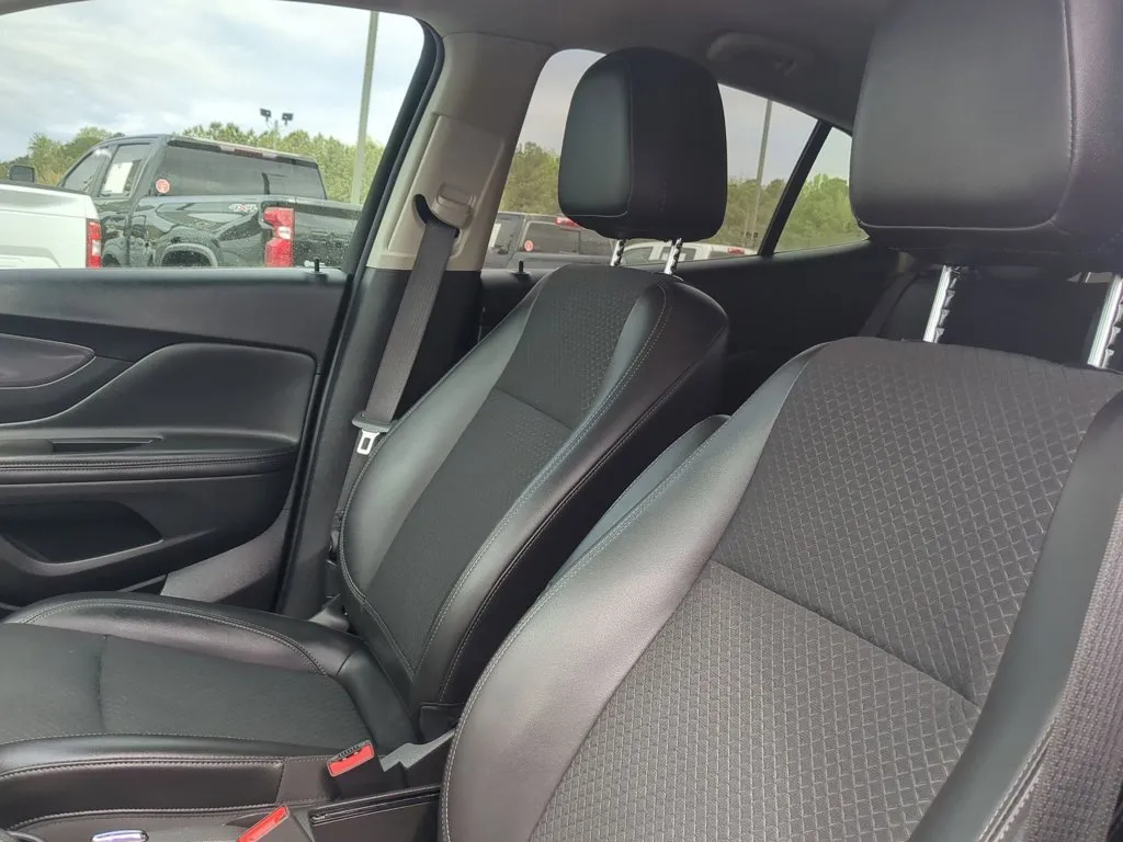 2022 Buick Encore Preferred thumbnail 14