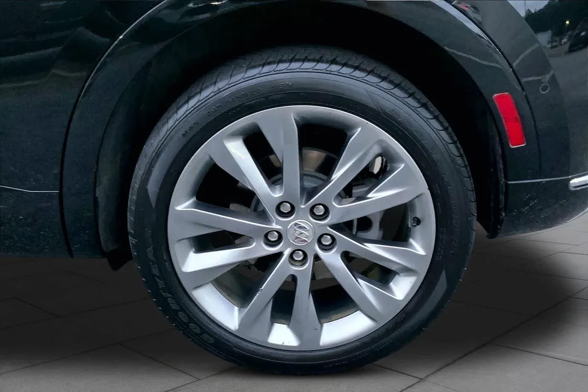 2022 Buick Envision Avenir thumbnail 11