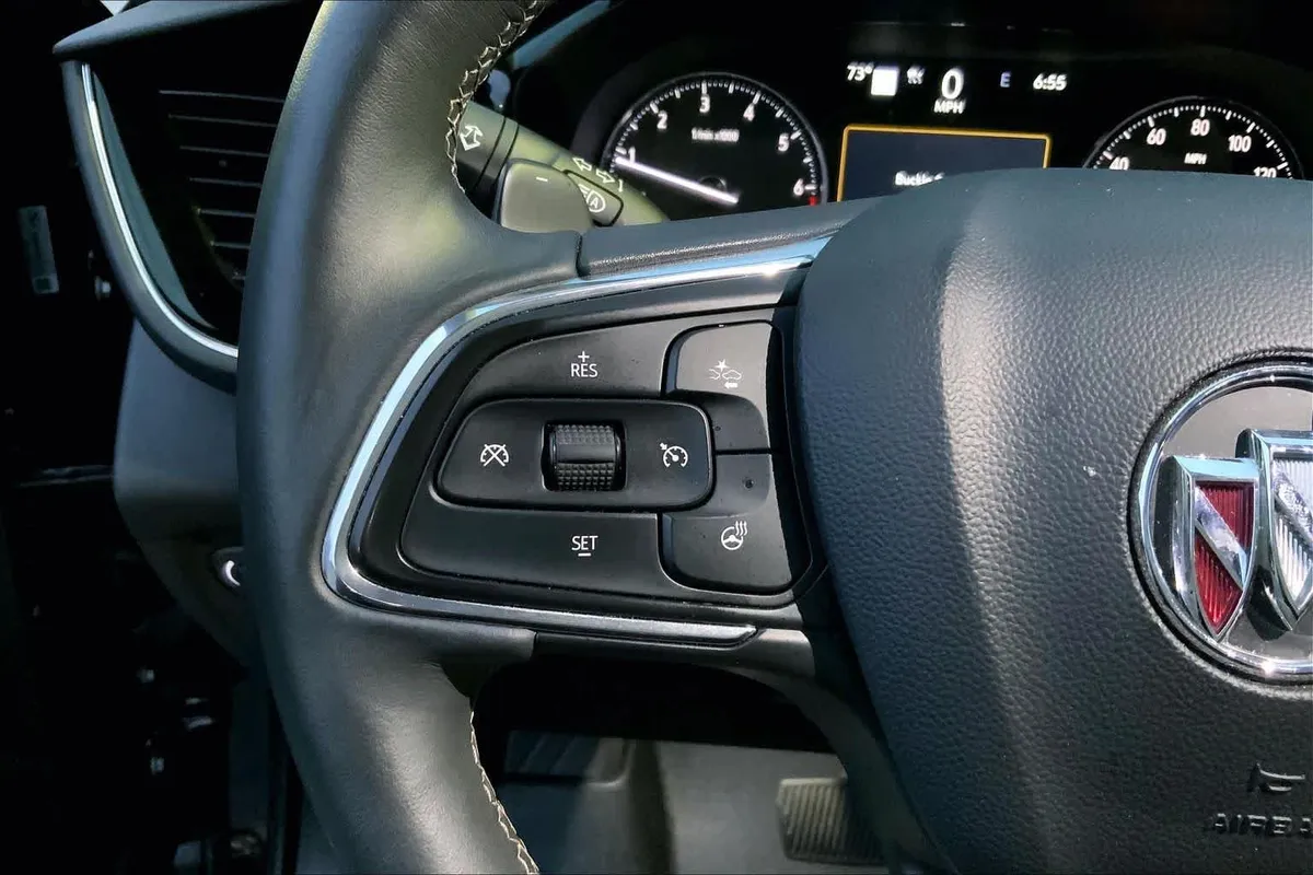 2022 Buick Envision Avenir thumbnail 23