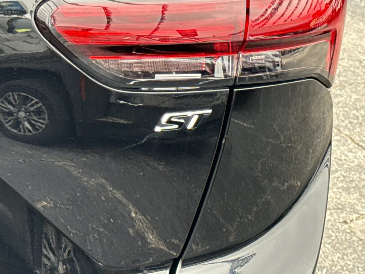 2022 Buick Envision Essence thumbnail 10