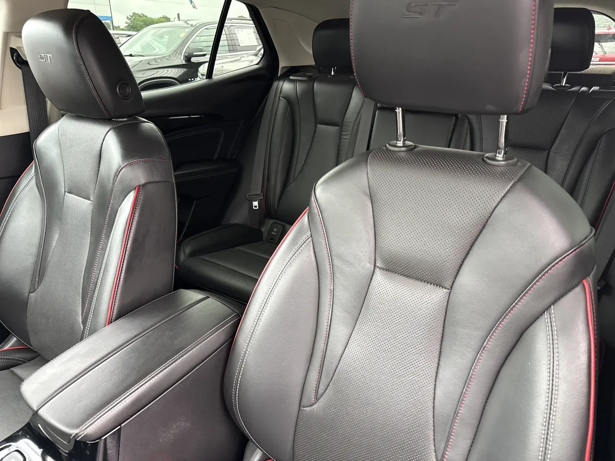 2022 Buick Envision Essence thumbnail 13