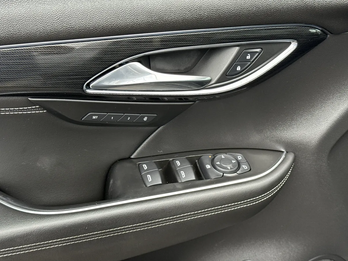 2022 Buick Envision Essence thumbnail 16