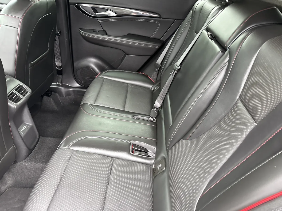 2022 Buick Envision Essence thumbnail 18