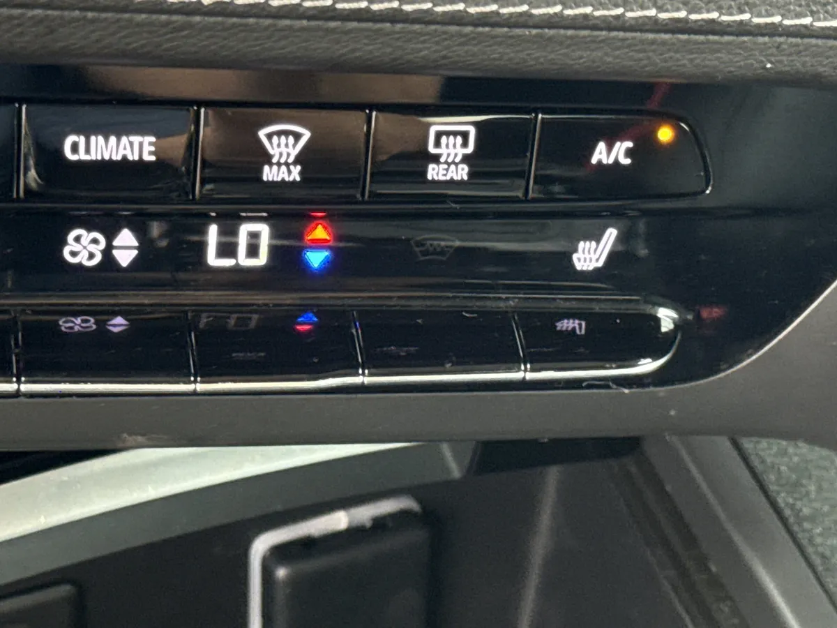 2022 Buick Envision Essence thumbnail 24