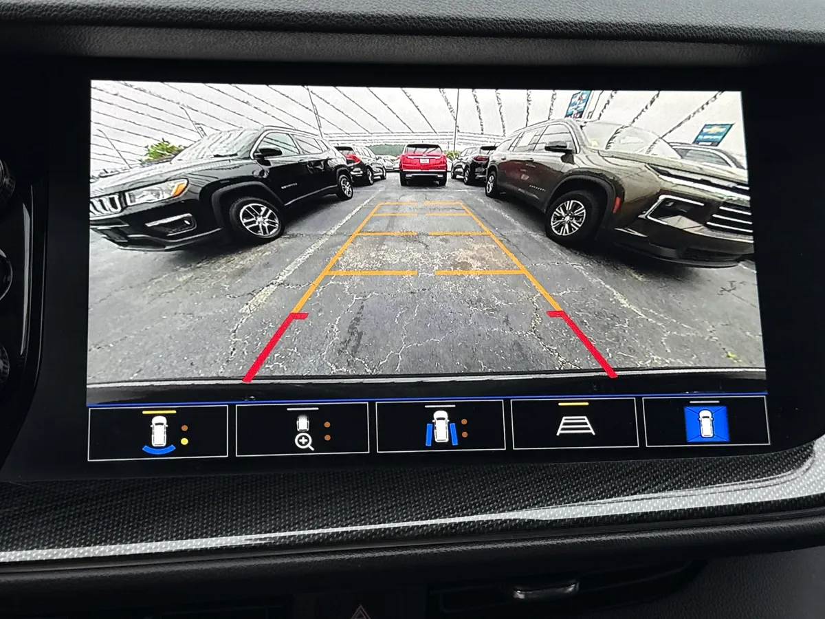 2022 Buick Envision Essence thumbnail 34