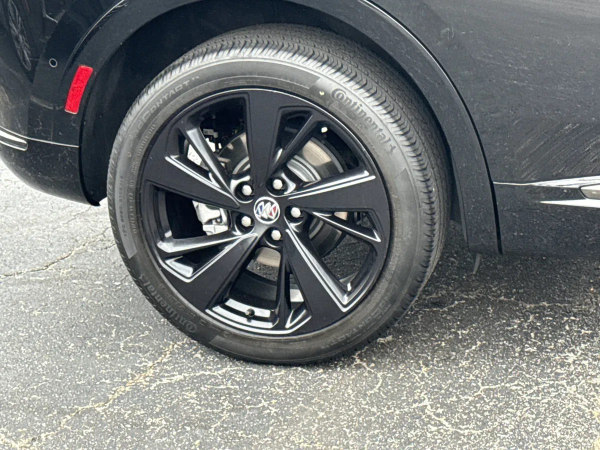 2022 Buick Envision Essence thumbnail 5