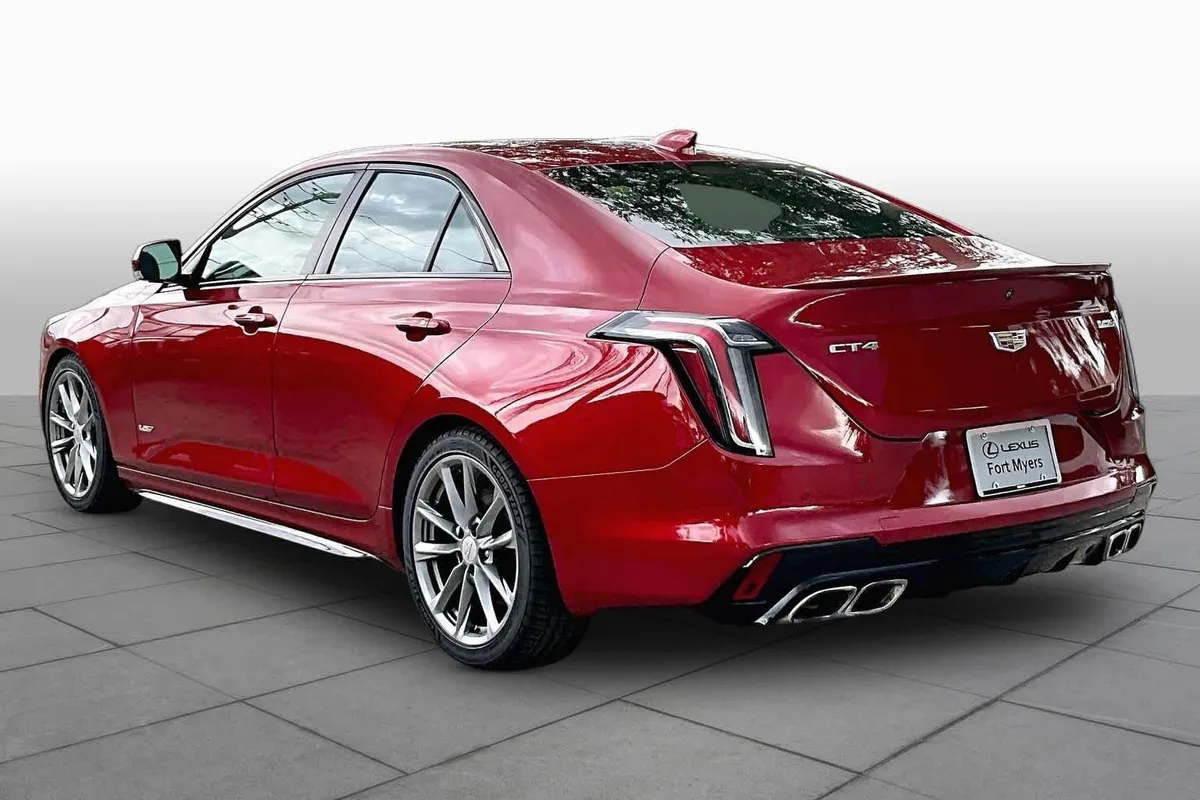 2022 Cadillac CT4-V thumbnail 12