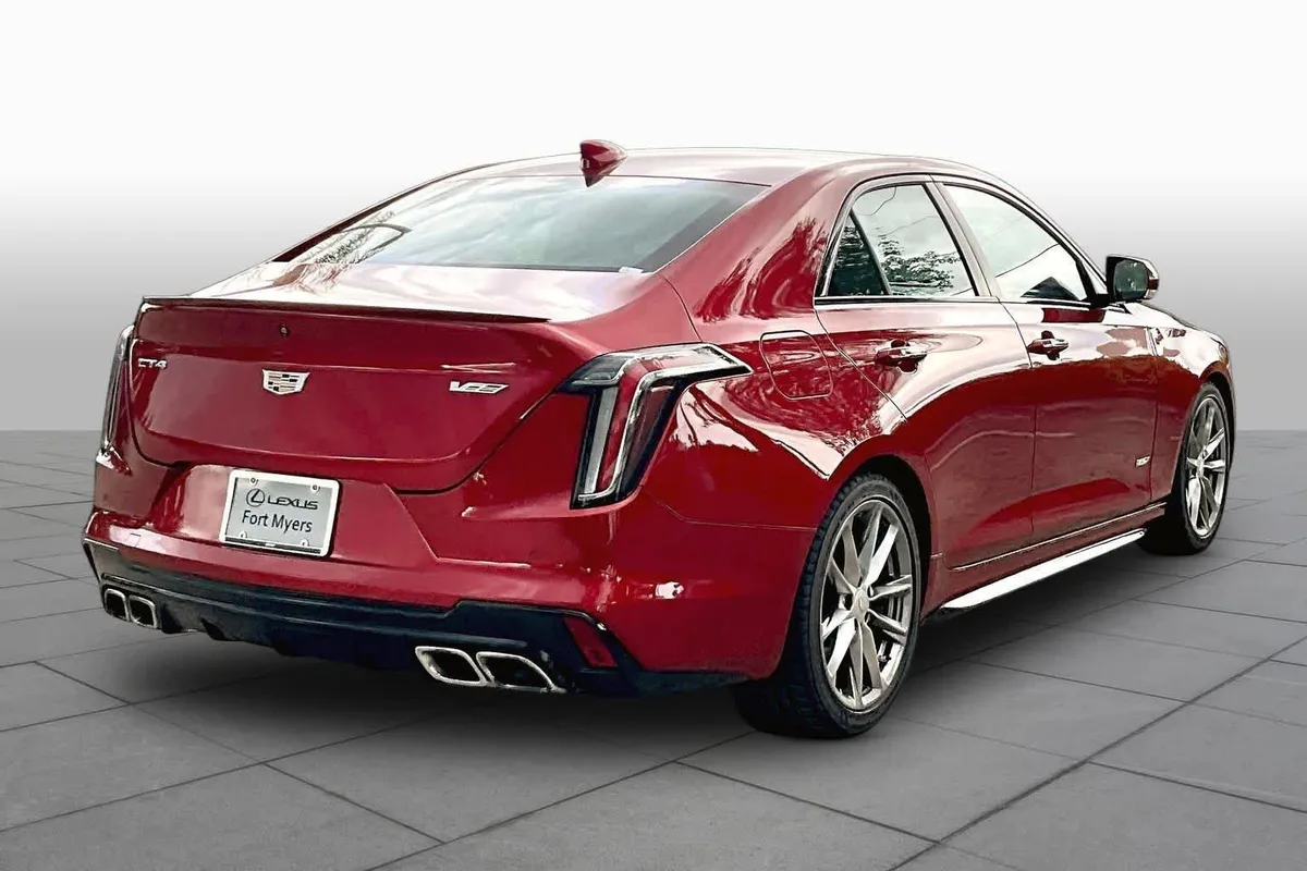 2022 Cadillac CT4-V thumbnail 13