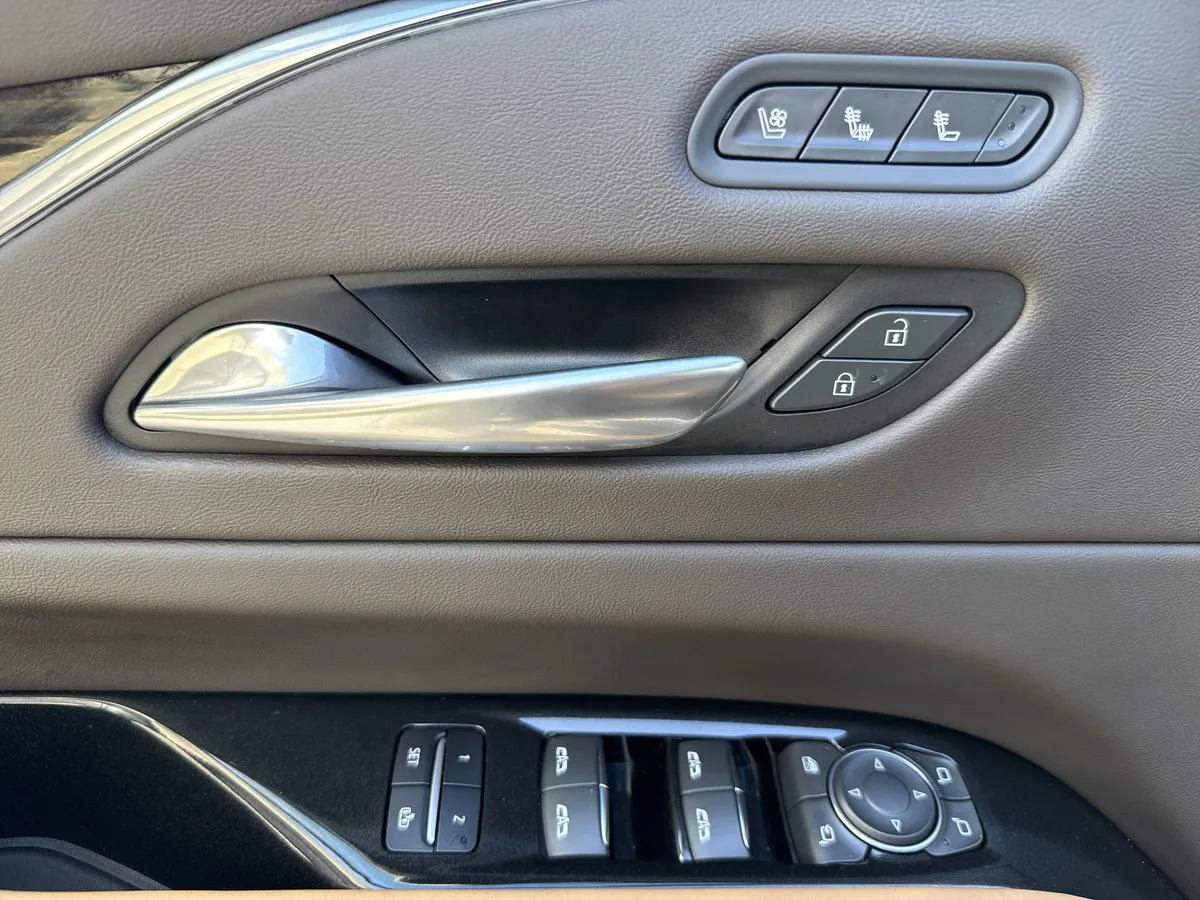 2022 CADILLAC Escalade ESV Premium Luxury thumbnail 14