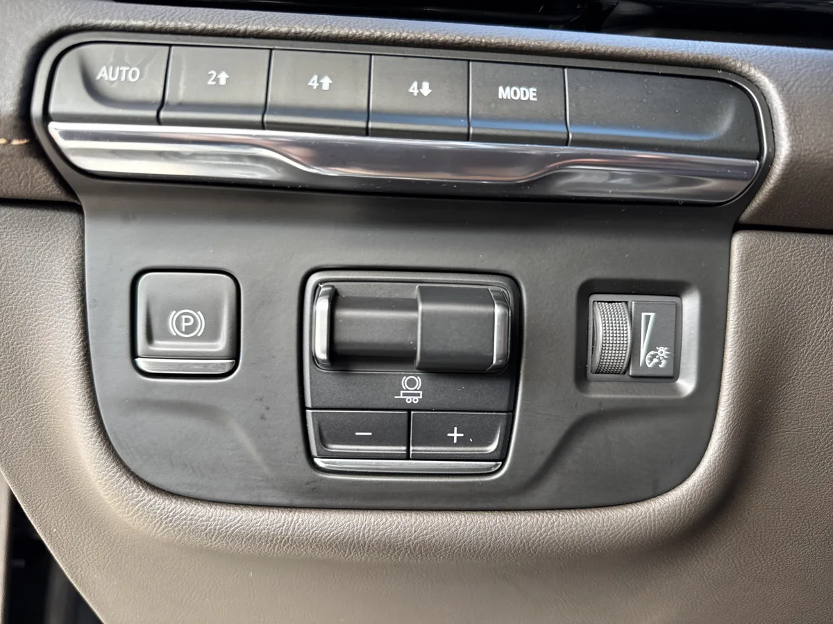 2022 CADILLAC Escalade ESV Premium Luxury thumbnail 18