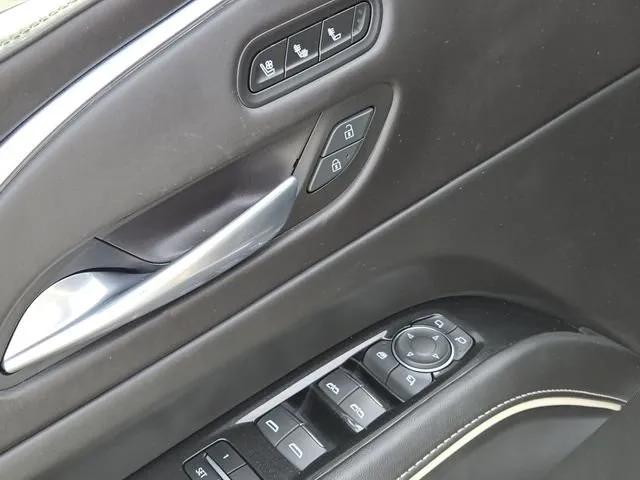 2022 Cadillac Escalade Sport Platinum thumbnail 16