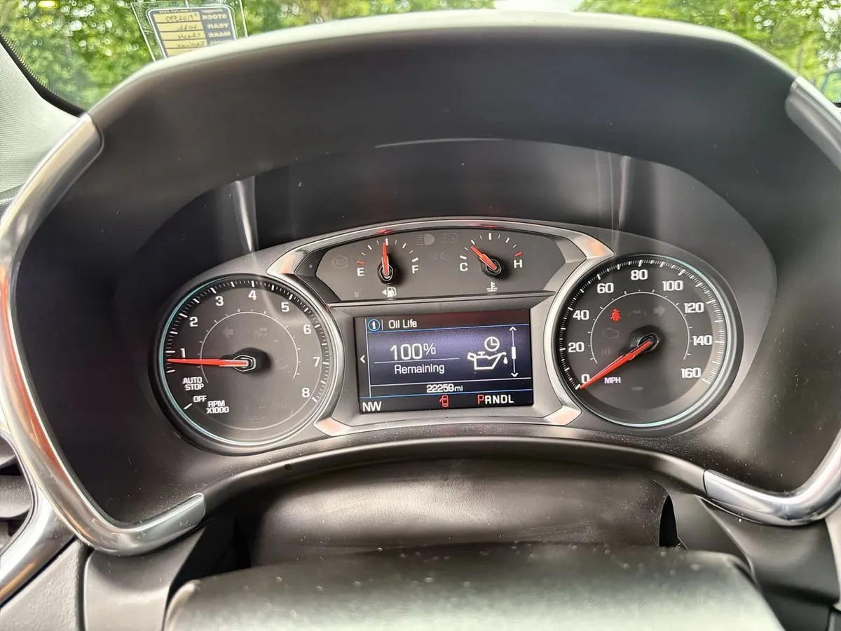 2022 Chevrolet Equinox LS thumbnail 12
