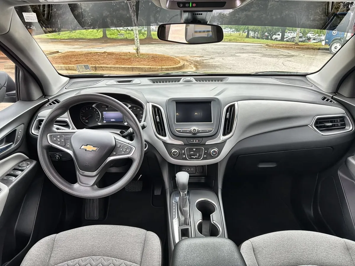 2022 Chevrolet Equinox LS thumbnail 17