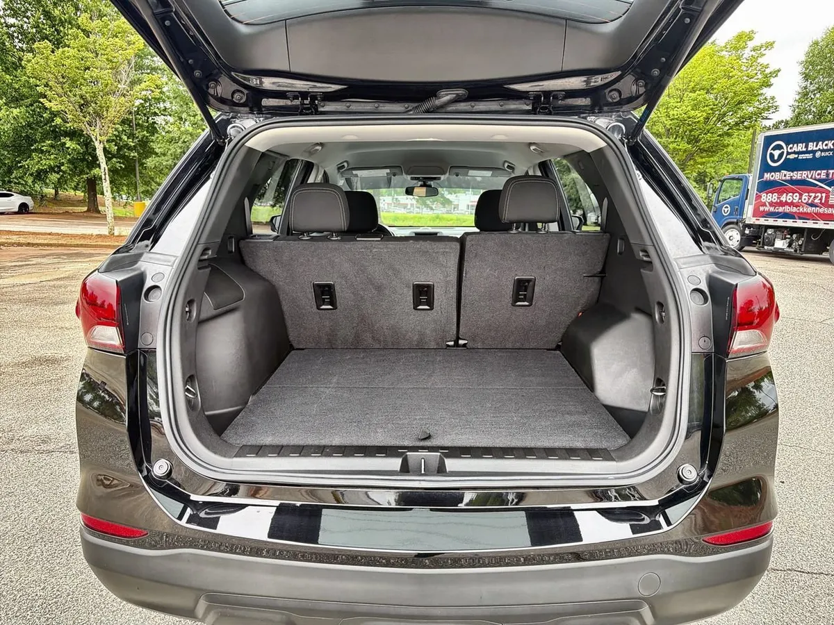 2022 Chevrolet Equinox LS thumbnail 21