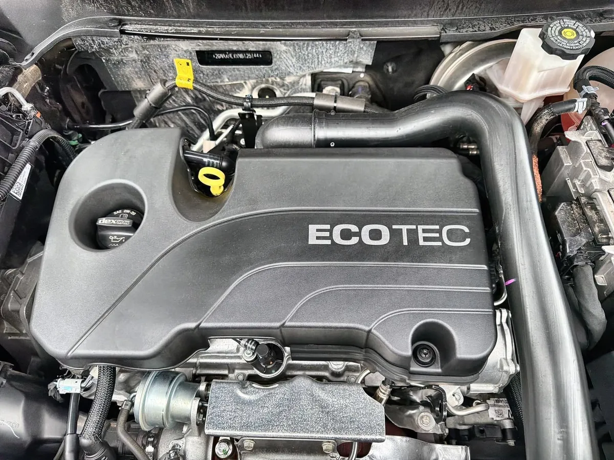 2022 Chevrolet Equinox LS thumbnail 25