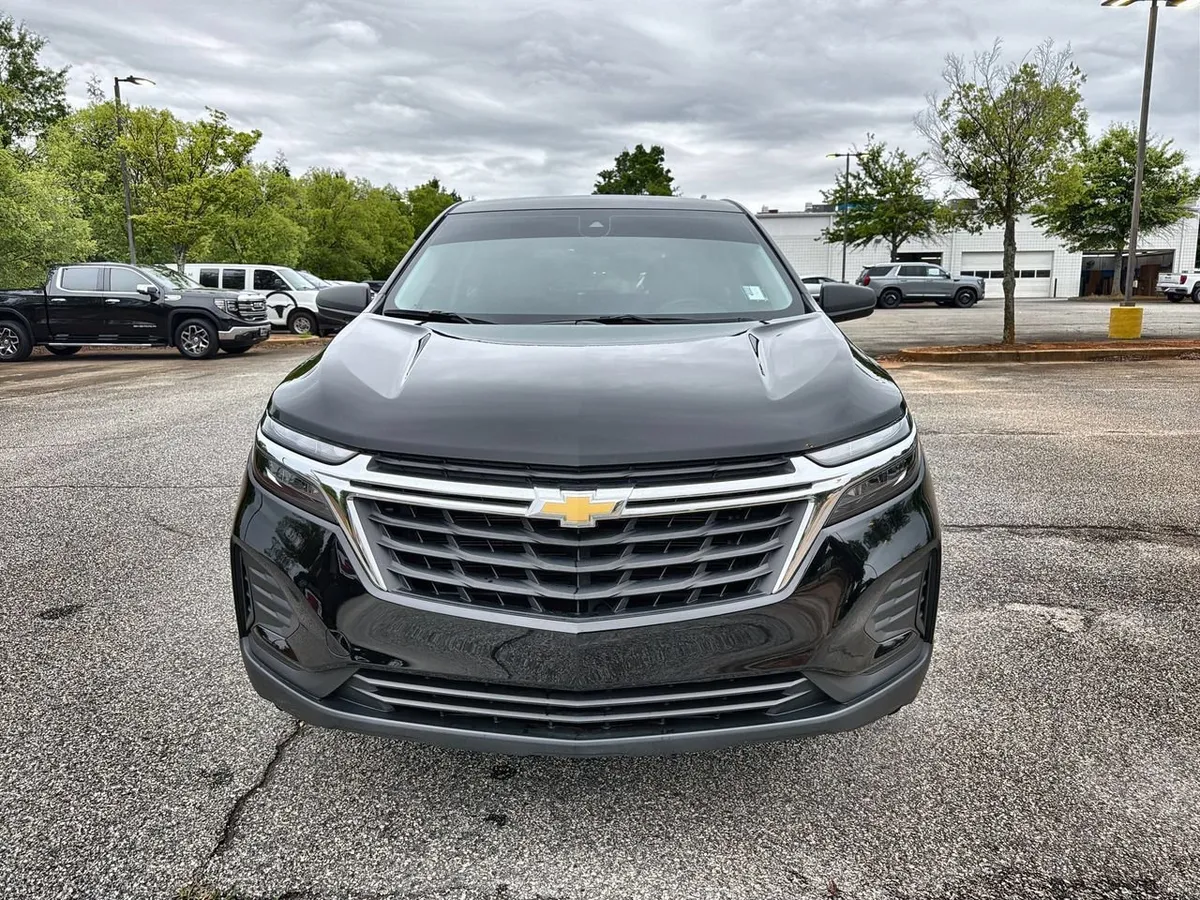 2022 Chevrolet Equinox LS thumbnail 3