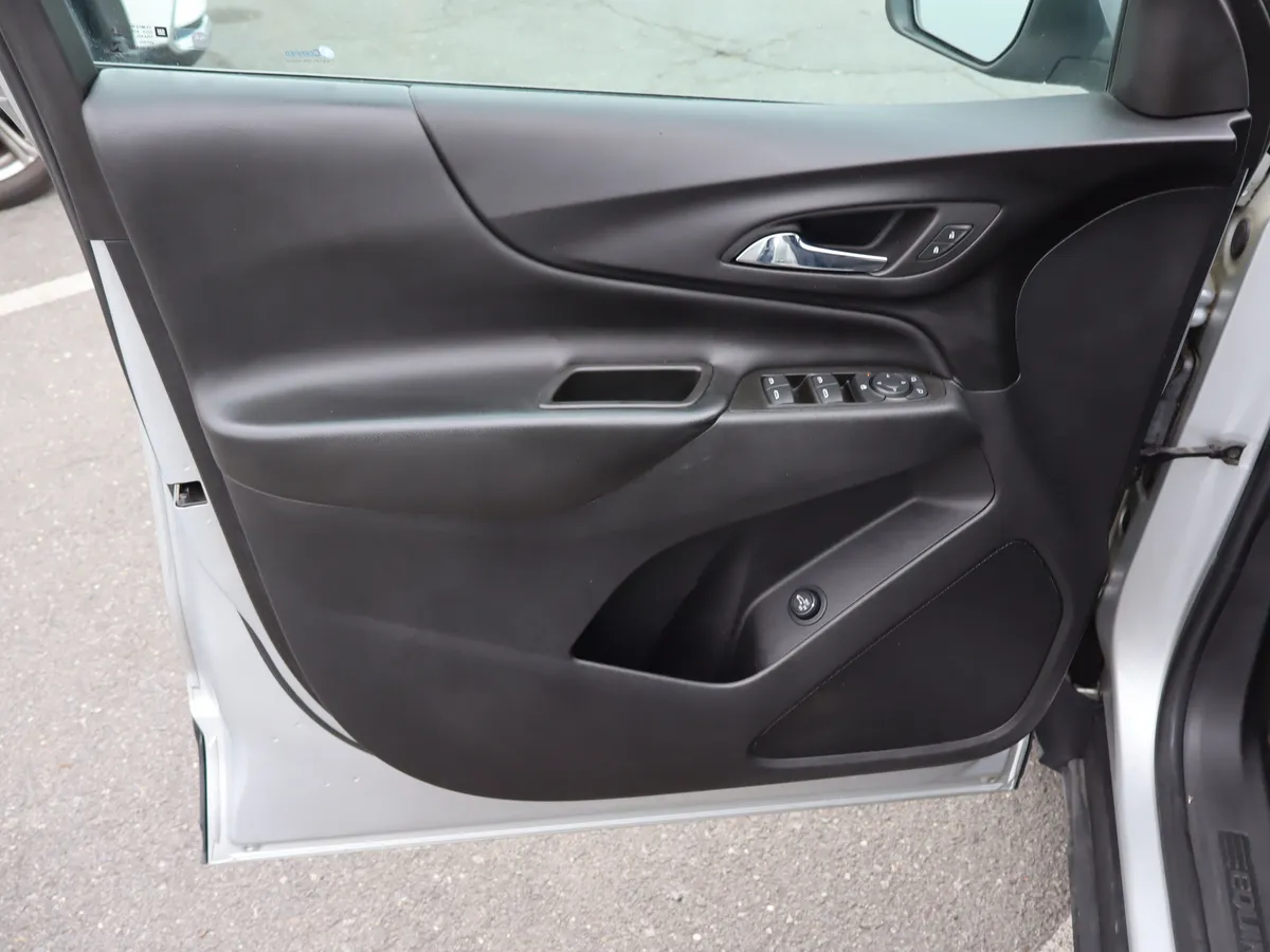 2022 Chevrolet Equinox LT thumbnail 14