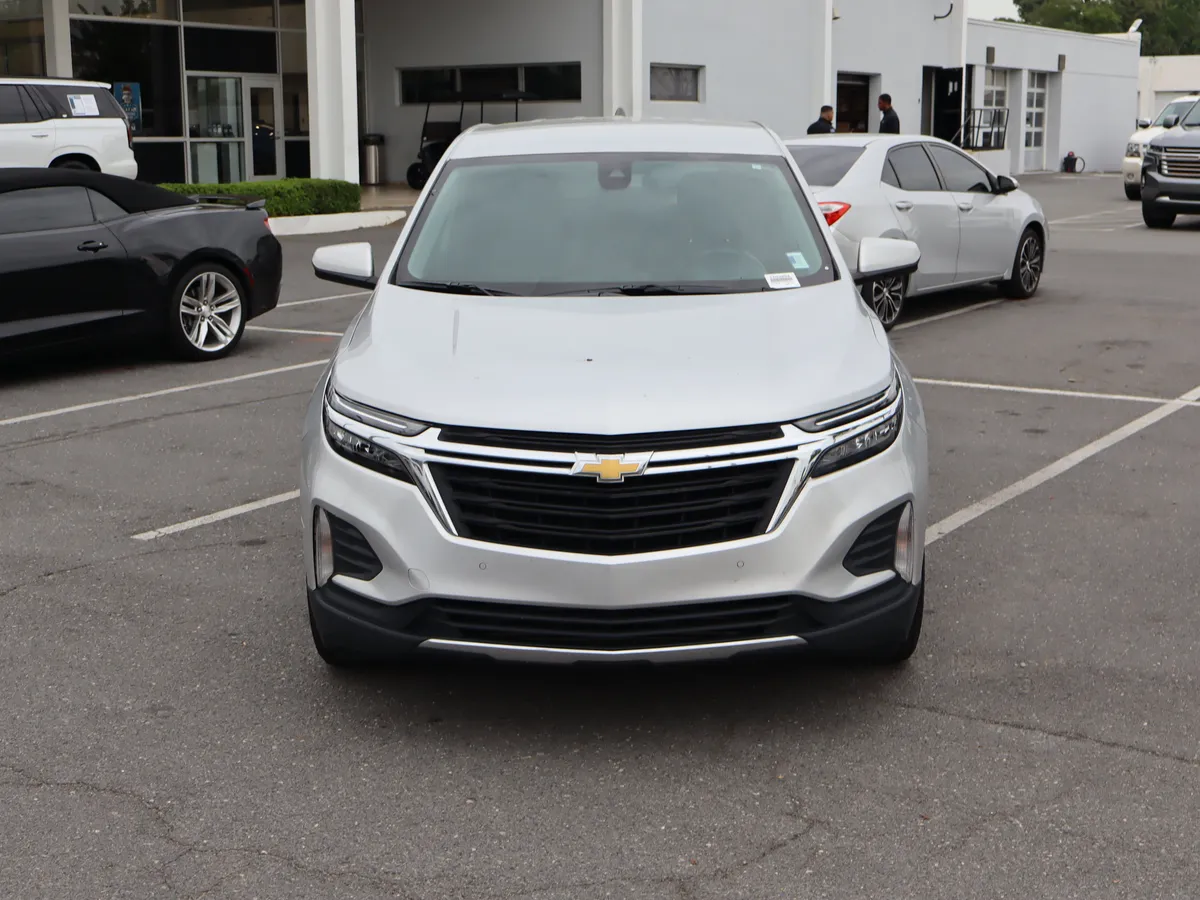 2022 Chevrolet Equinox LT thumbnail 2