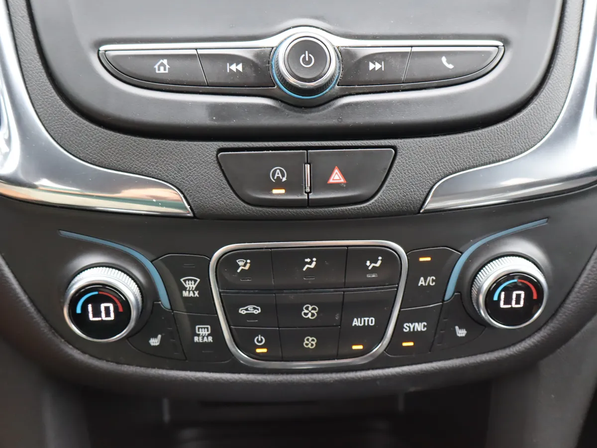 2022 Chevrolet Equinox LT thumbnail 25