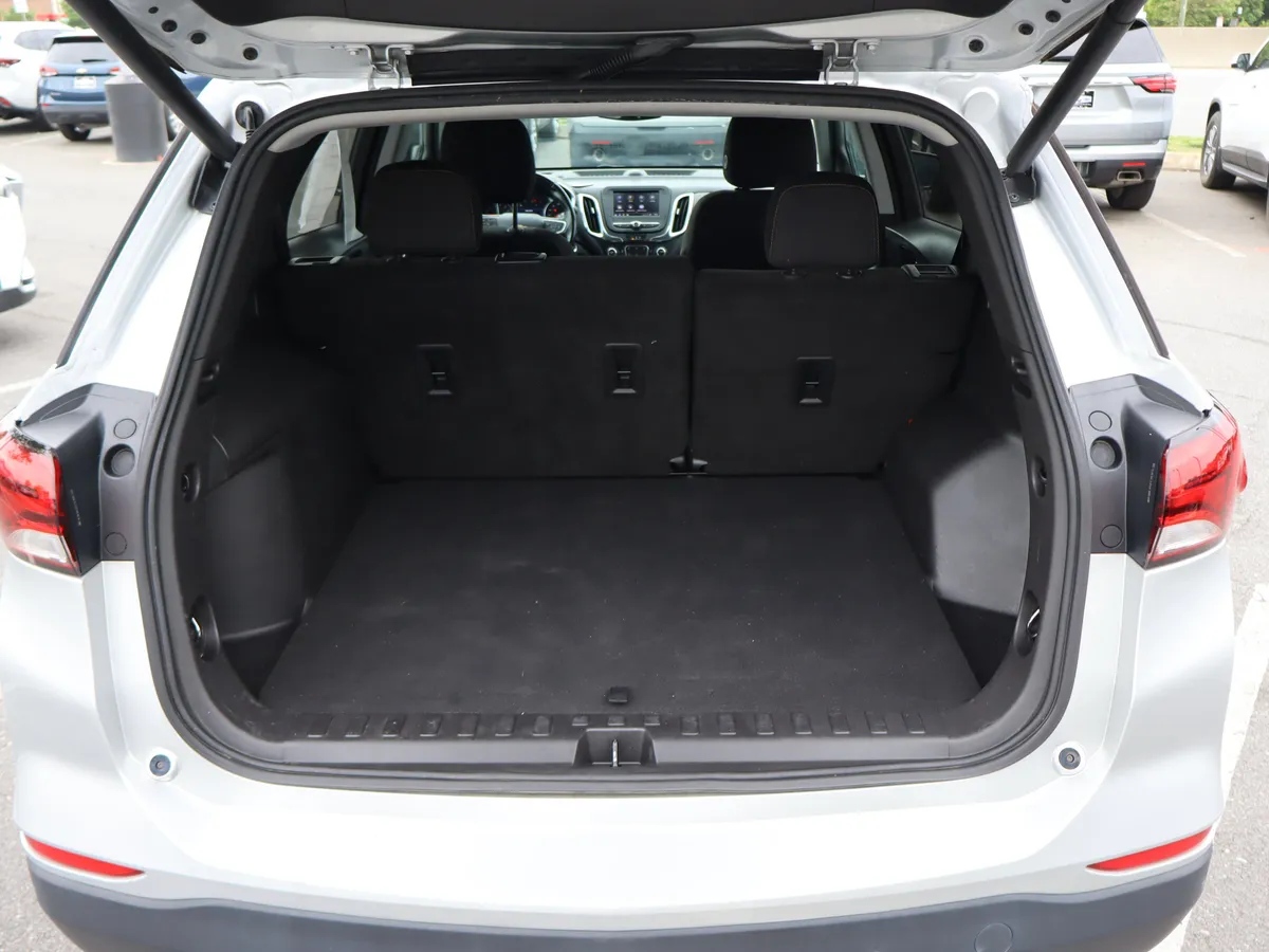 2022 Chevrolet Equinox LT thumbnail 30
