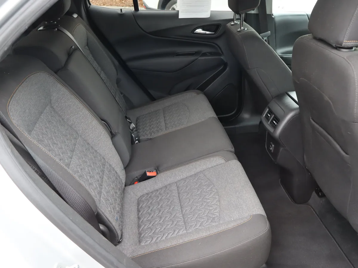 2022 Chevrolet Equinox LT thumbnail 32