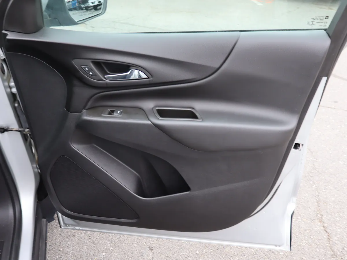 2022 Chevrolet Equinox LT thumbnail 33