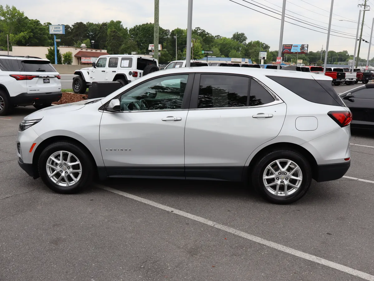2022 Chevrolet Equinox LT thumbnail 6