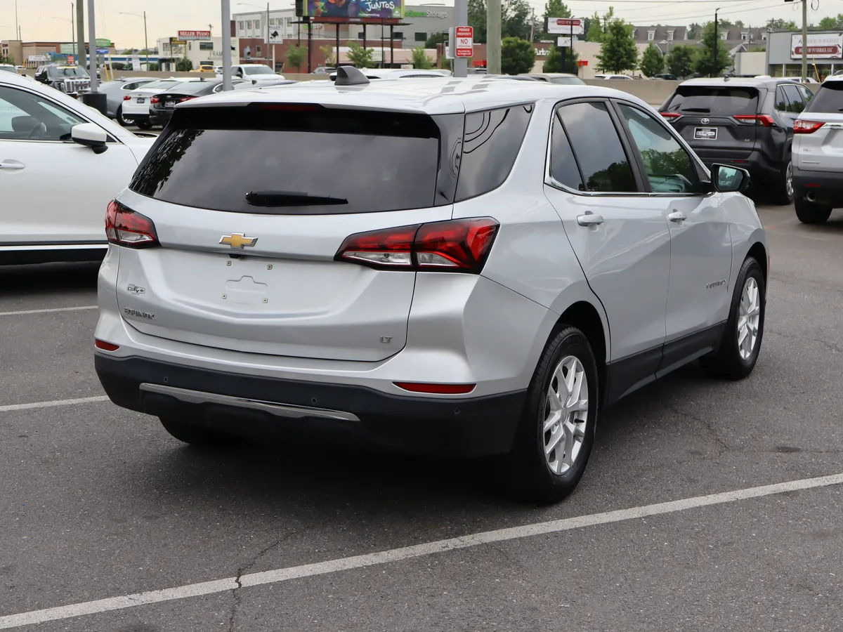 2022 Chevrolet Equinox LT thumbnail 9