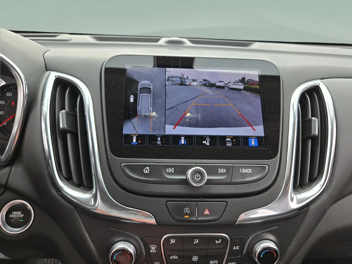 2022 Chevrolet Equinox LT thumbnail 16