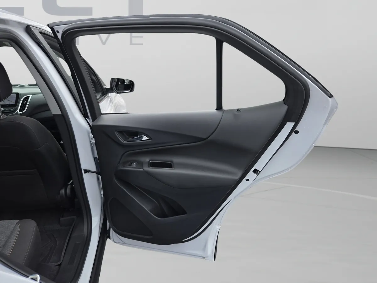 2022 Chevrolet Equinox LT thumbnail 17