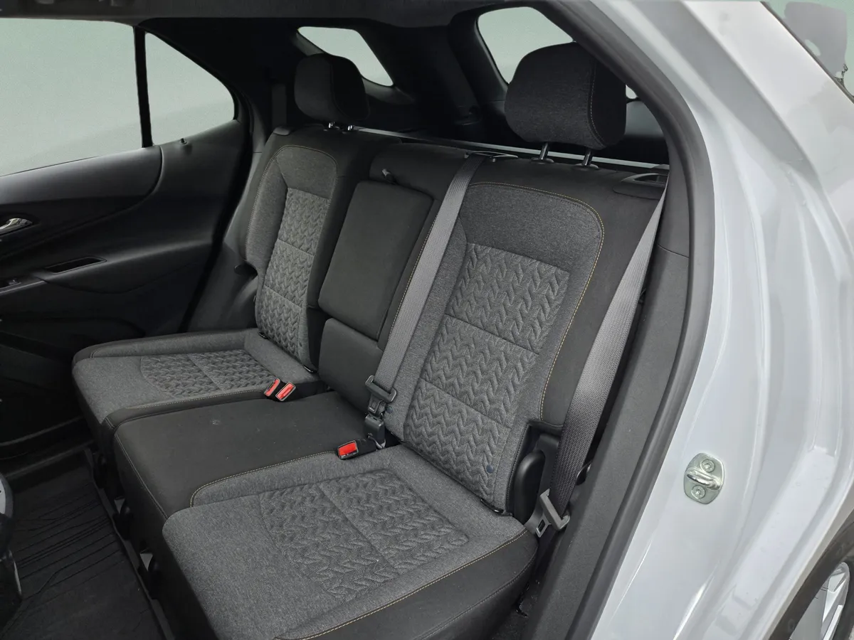 2022 Chevrolet Equinox LT thumbnail 24